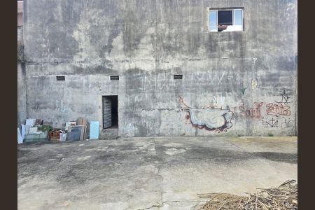 Casa à venda com 295m², 4 quartos e 7 vagas Casa à venda com 295m², 4 quartos e 7 vagasQuintal