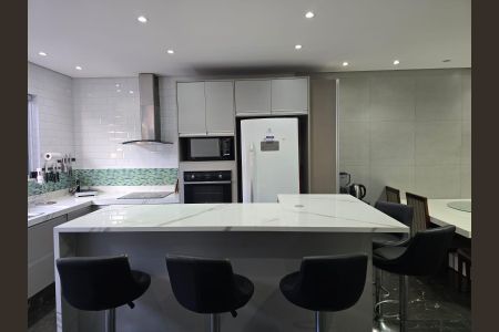 Casa à venda com 295m², 4 quartos e 7 vagas Casa à venda com 295m², 4 quartos e 7 vagasCozinha