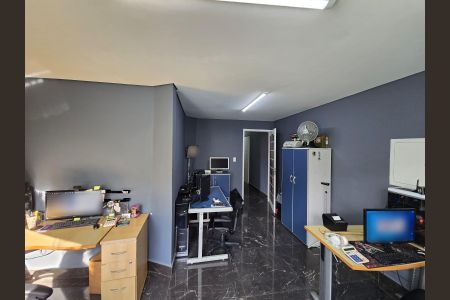 Casa à venda com 295m², 4 quartos e 7 vagas Casa à venda com 295m², 4 quartos e 7 vagasQuarto 04