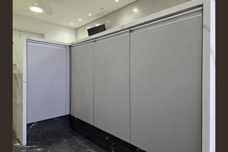 Casa à venda com 295m², 4 quartos e 7 vagas Casa à venda com 295m², 4 quartos e 7 vagasCozinha