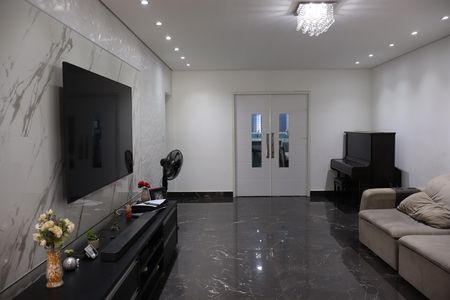 Casa à venda com 295m², 4 quartos e 7 vagasSala 