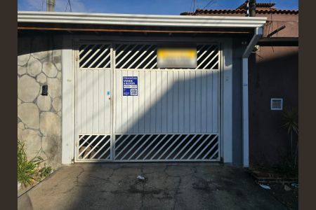 Casa à venda com 295m², 4 quartos e 7 vagas Casa à venda com 295m², 4 quartos e 7 vagasFachada