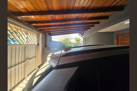 Casa à venda com 295m², 4 quartos e 7 vagas Casa à venda com 295m², 4 quartos e 7 vagasGaragem Frente