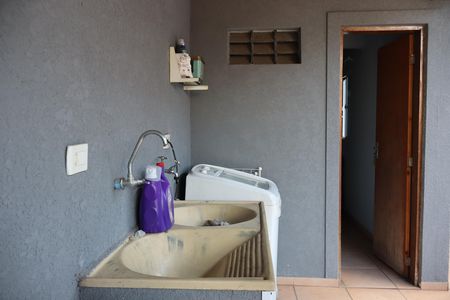 Casa à venda com 295m², 4 quartos e 7 vagasÁrea de Serviço e Churrasqueira 
