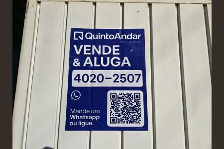 Casa à venda com 295m², 4 quartos e 7 vagas Casa à venda com 295m², 4 quartos e 7 vagasPlaquinha