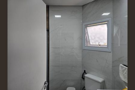 Casa à venda com 295m², 4 quartos e 7 vagas Casa à venda com 295m², 4 quartos e 7 vagasBanheiro da Suíte
