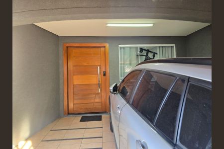 Casa à venda com 295m², 4 quartos e 7 vagas Casa à venda com 295m², 4 quartos e 7 vagasGaragem Frente