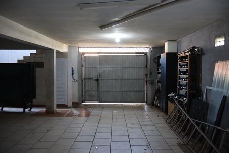 Casa à venda com 295m², 4 quartos e 7 vagasGaragem Fundos 