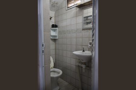 Casa à venda com 295m², 4 quartos e 7 vagasBanheiro da Garagem 