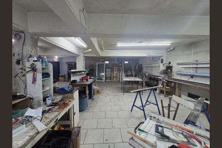 Casa à venda com 295m², 4 quartos e 7 vagas Casa à venda com 295m², 4 quartos e 7 vagasGaragem Fundos