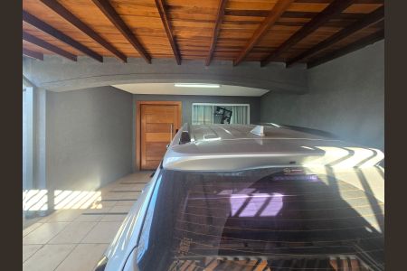 Casa à venda com 295m², 4 quartos e 7 vagas Casa à venda com 295m², 4 quartos e 7 vagasGaragem Frente