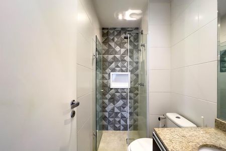 Apartamento para alugar com 60m², 2 quartos e 1 vaga Apartamento para alugar com 60m², 2 quartos e 1 vagaBanheiro do quarto 1