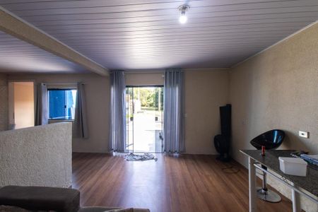 Casa à venda com 150m², 2 quartos e 2 vagas Casa à venda com 150m², 2 quartos e 2 vagasSala