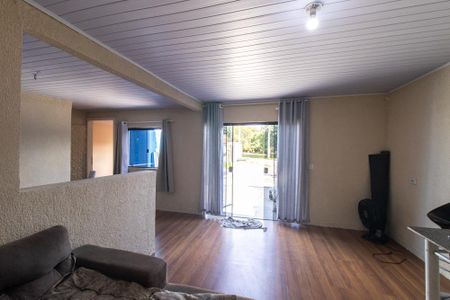 Casa à venda com 150m², 2 quartos e 2 vagas Casa à venda com 150m², 2 quartos e 2 vagasSala