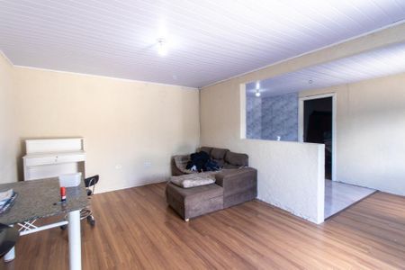 Casa à venda com 150m², 2 quartos e 2 vagas Casa à venda com 150m², 2 quartos e 2 vagasSala
