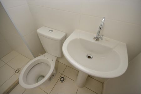Apartamento à venda com 37m², 2 quartos e sem vaga Apartamento à venda com 37m², 2 quartos e sem vagaBanheiro