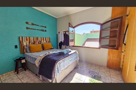 Casa à venda com 120m², 3 quartos e 5 vagas Casa à venda com 120m², 3 quartos e 5 vagasQuarto