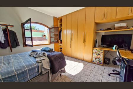 Casa à venda com 120m², 3 quartos e 5 vagas Casa à venda com 120m², 3 quartos e 5 vagasQuarto