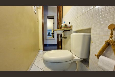 Casa à venda com 120m², 3 quartos e 5 vagas Casa à venda com 120m², 3 quartos e 5 vagasBanheiro
