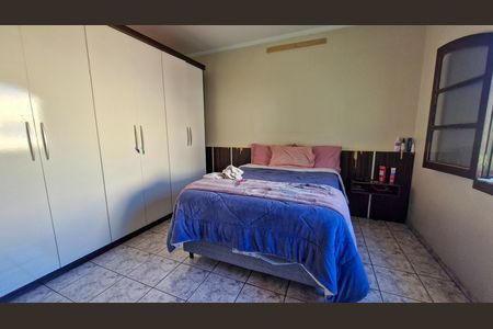 Casa à venda com 120m², 3 quartos e 5 vagas Casa à venda com 120m², 3 quartos e 5 vagasQuarto