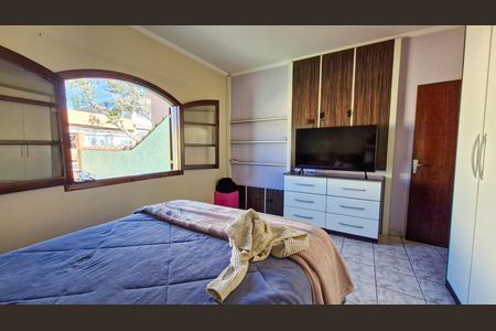 Casa à venda com 120m², 3 quartos e 5 vagas Casa à venda com 120m², 3 quartos e 5 vagasQuarto
