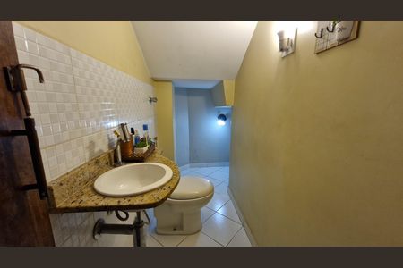 Casa à venda com 120m², 3 quartos e 5 vagas Casa à venda com 120m², 3 quartos e 5 vagasBanheiro