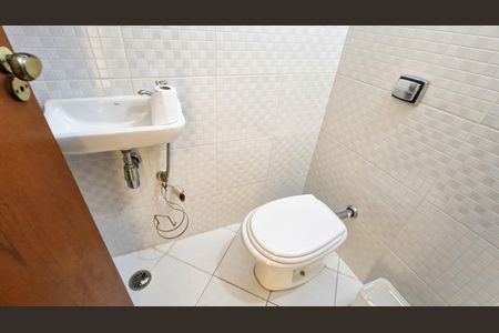 Casa à venda com 120m², 3 quartos e 5 vagas Casa à venda com 120m², 3 quartos e 5 vagasBanheiro