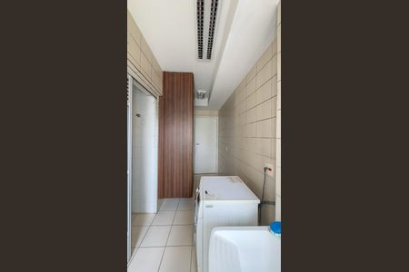 Apartamento para alugar com 98m², 2 quartos e 2 vagas Apartamento para alugar com 98m², 2 quartos e 2 vagasCozinha e Área de Serviço