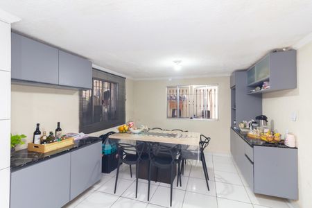 Casa à venda com 90m², 2 quartos e 2 vagas Casa à venda com 90m², 2 quartos e 2 vagasCozinha