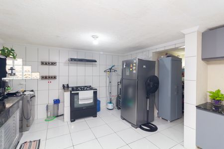 Casa à venda com 90m², 2 quartos e 2 vagas Casa à venda com 90m², 2 quartos e 2 vagasCozinha