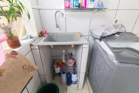 Casa à venda com 90m², 2 quartos e 2 vagas Casa à venda com 90m², 2 quartos e 2 vagasCozinha e Área de Serviço
