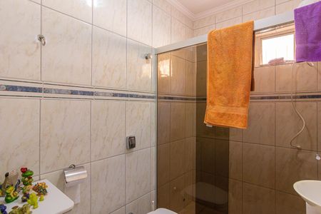 Casa à venda com 200m², 3 quartos e 2 vagasBanheiro 