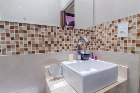 Casa de condomínio à venda com 76m², 2 quartos e 1 vagaBanheiro
