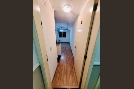 Apartamento à venda com 48m², 2 quartos e 1 vaga Apartamento à venda com 48m², 2 quartos e 1 vagaPorta de entrada
