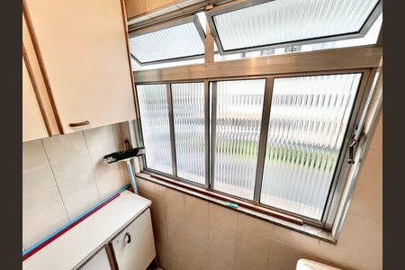 Apartamento à venda com 63m², 2 quartos e 1 vaga Apartamento à venda com 63m², 2 quartos e 1 vagaCozinha e Área de Serviço