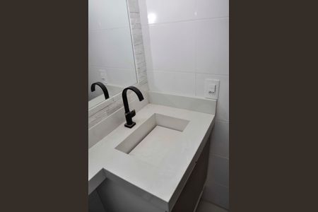 Apartamento à venda com 40m², 2 quartos e 1 vaga Apartamento à venda com 40m², 2 quartos e 1 vagaDetalhe - Banheiro Social