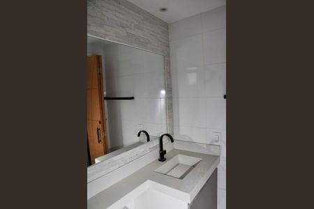 Apartamento à venda com 40m², 2 quartos e 1 vaga Apartamento à venda com 40m², 2 quartos e 1 vagaDetalhe - Banheiro Social