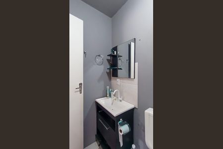 Banheiro de apartamento para alugar com 1 quarto, 41m² em Jardim Betânia, Cachoeirinha
