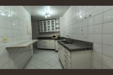 Apartamento para alugar com 117m², 3 quartos e 2 vagasCozinha e Área de Serviço 