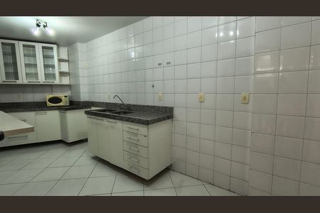 Apartamento para alugar com 117m², 3 quartos e 2 vagasCozinha e Área de Serviço 