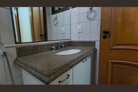 Apartamento para alugar com 117m², 3 quartos e 2 vagasBanheiro Social 