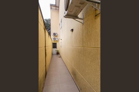 Casa à venda com 210m², 3 quartos e 3 vagasCorredor