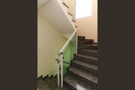 Casa à venda com 210m², 3 quartos e 3 vagasEscada