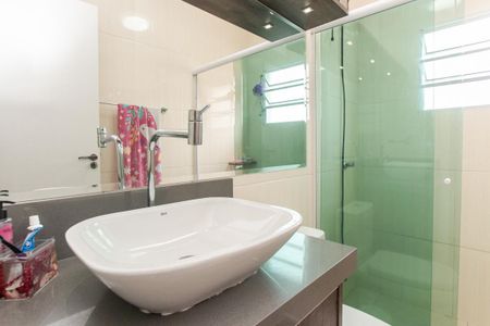 Casa à venda com 210m², 3 quartos e 3 vagasBanheiro