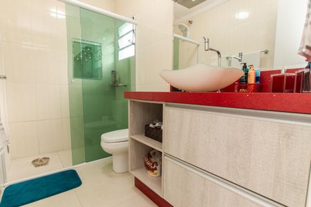 Casa à venda com 210m², 3 quartos e 3 vagasBanheiro da Suíte