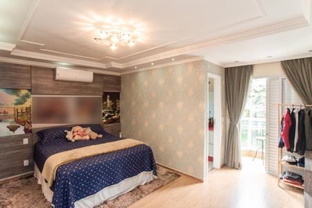 Casa à venda com 210m², 3 quartos e 3 vagasSuíte