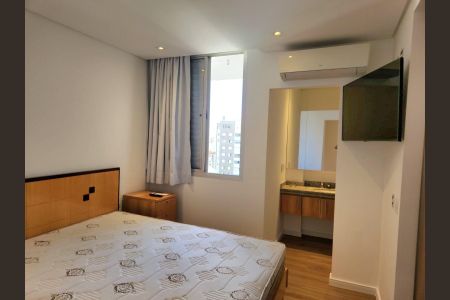 Quarto  de apartamento para alugar com 2 quartos, 75m² em Moema, São Paulo