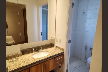 Apartamento para alugar com 75m², 2 quartos e 2 vagas Apartamento para alugar com 75m², 2 quartos e 2 vagasBanheiro