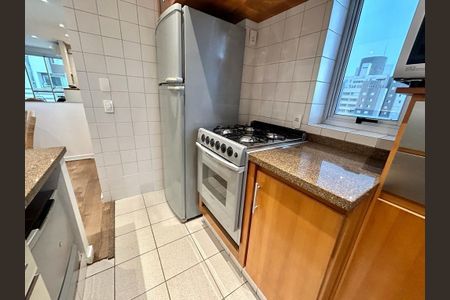 Cozinha de apartamento para alugar com 2 quartos, 75m² em Moema, São Paulo