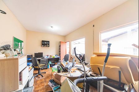 Casa à venda com 270m², 3 quartos e 2 vagasQuarto de Serviço